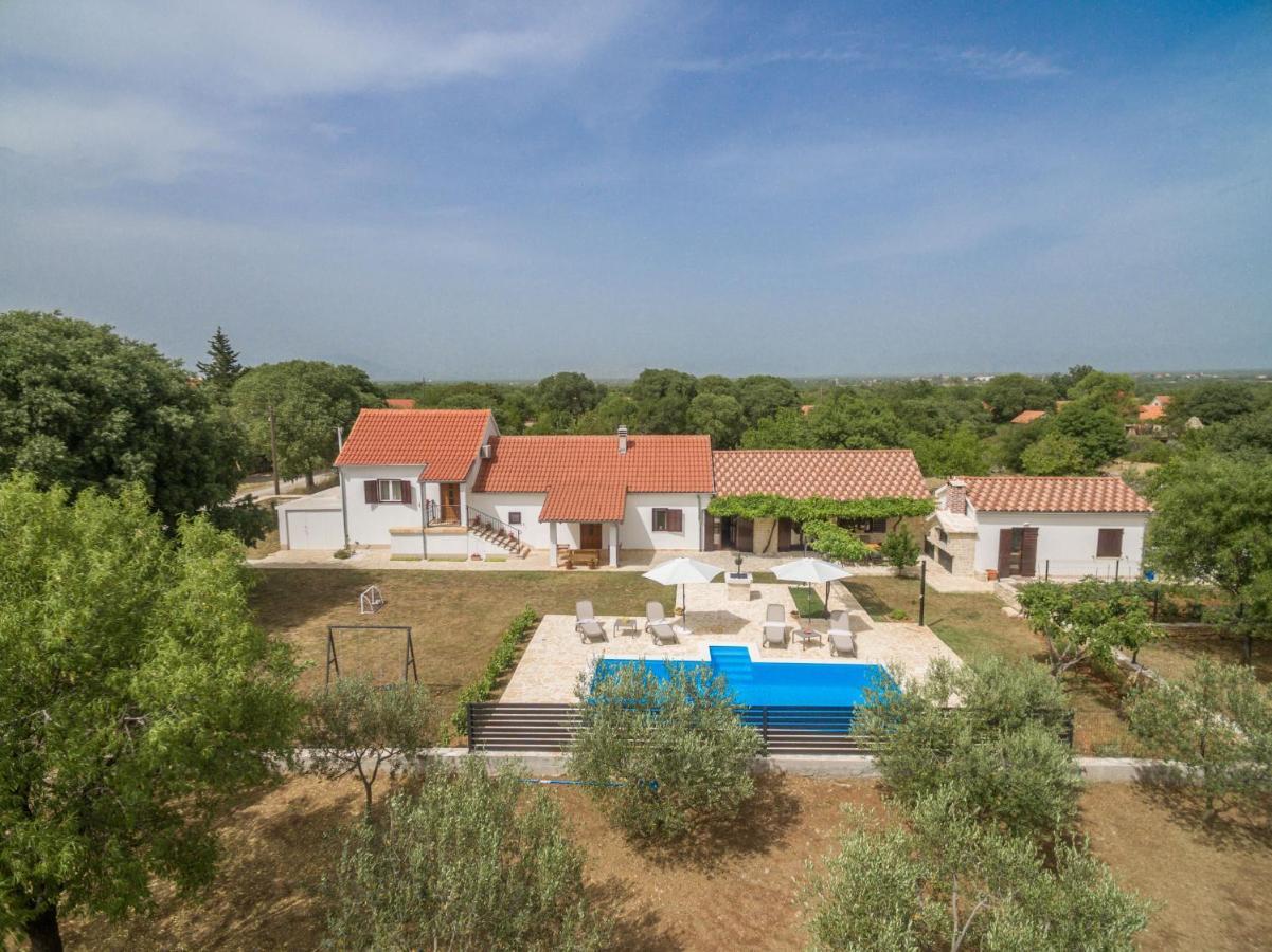Villa Vitis Zadarvillas Oklaj エクステリア 写真