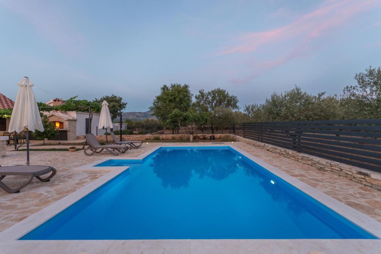 Villa Vitis Zadarvillas Oklaj エクステリア 写真